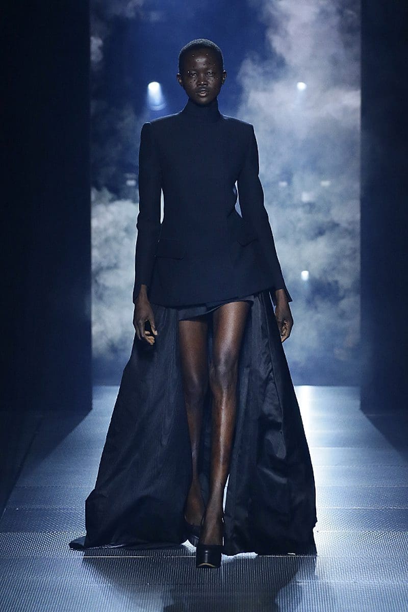 Fendi Couture Primavera Verão 2022 por RUNWAY MAGAZINE
