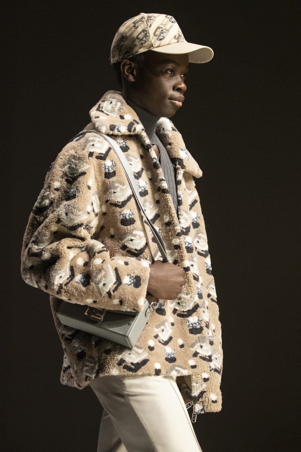 Fendi Fall Winter 2022-2023 Close-Up by RUNWAY MAGAZINE