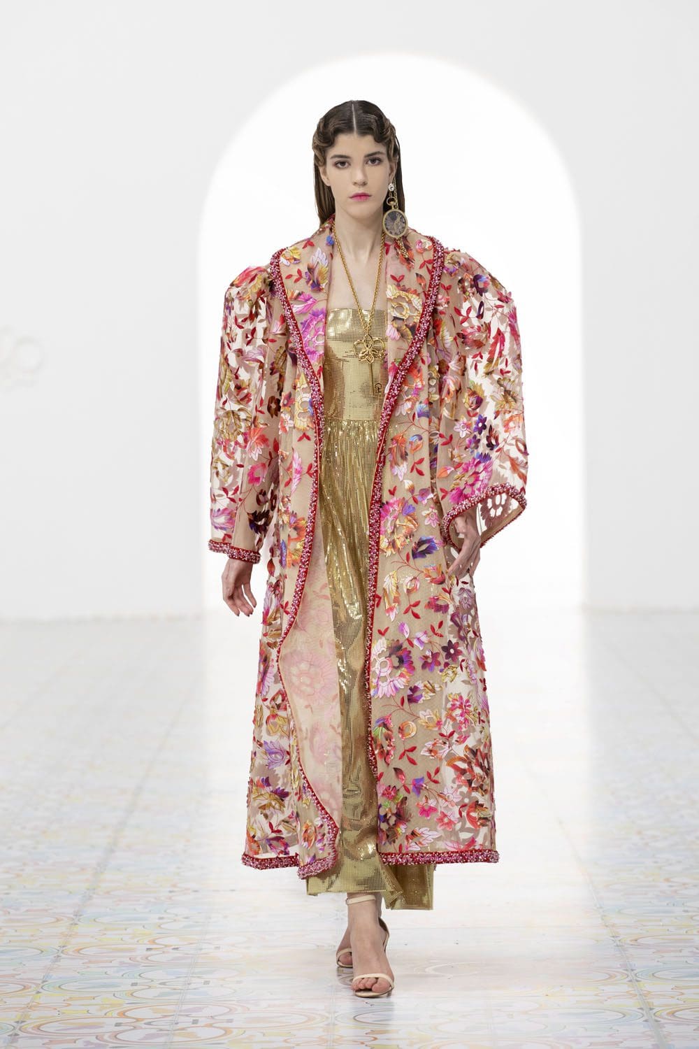Georges Hobeika 2022 春夏高级定制时装 RUNWAY 杂志