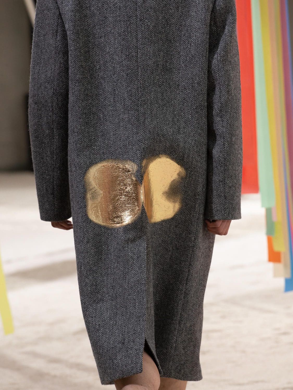 Loewe Fall Winter 2022-2023 Close-Up by RUNWAY MAGAZINE