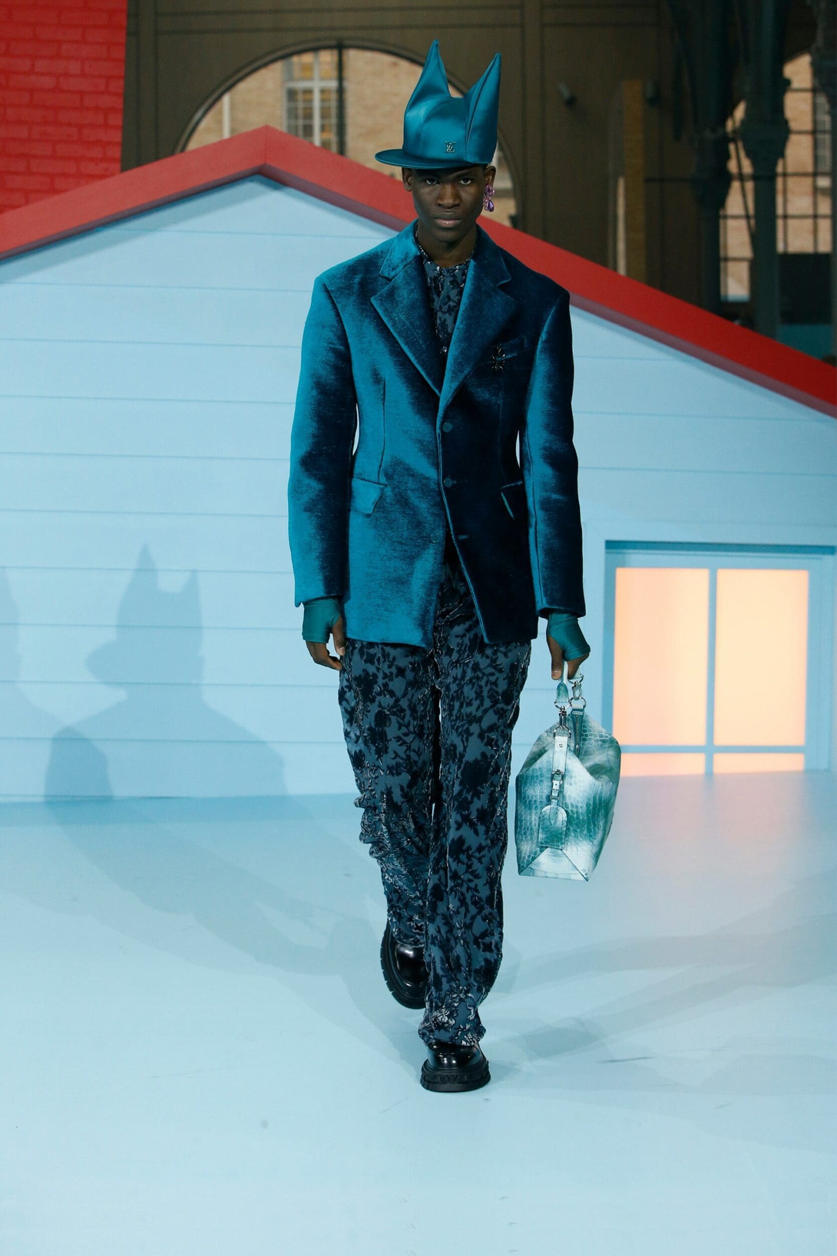 Louis Vuitton Fall Winter 2022-2023 Virgil Abloh by RUNWAY MAGAZINE