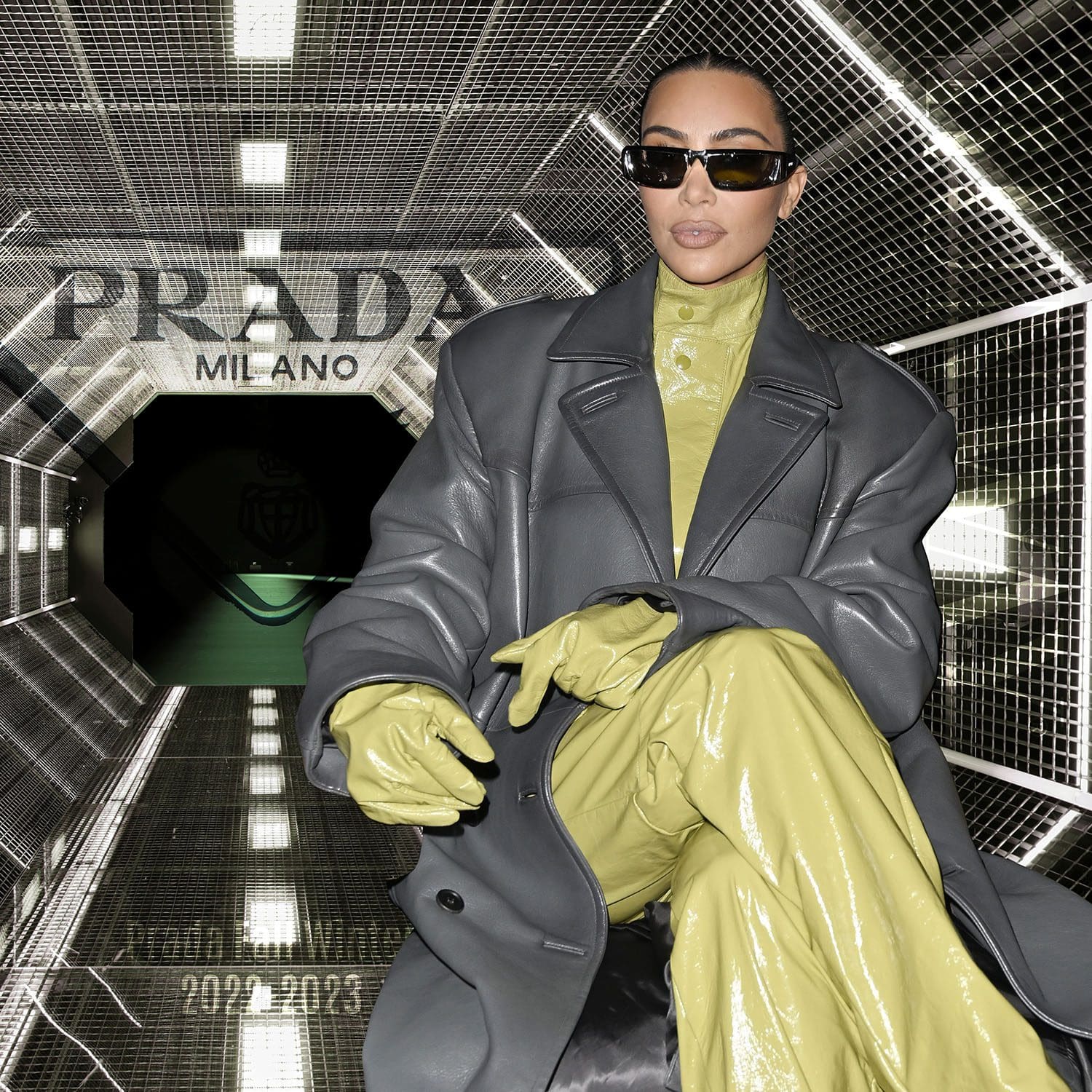 Ким Кардашьян для Prada Fall 2022 Милан Runway Журнал