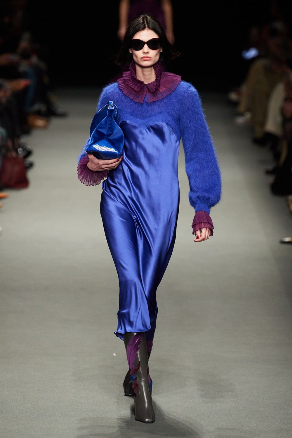 Alberta Ferretti Осень Зима 2022-2023 Милан Runway Журнал