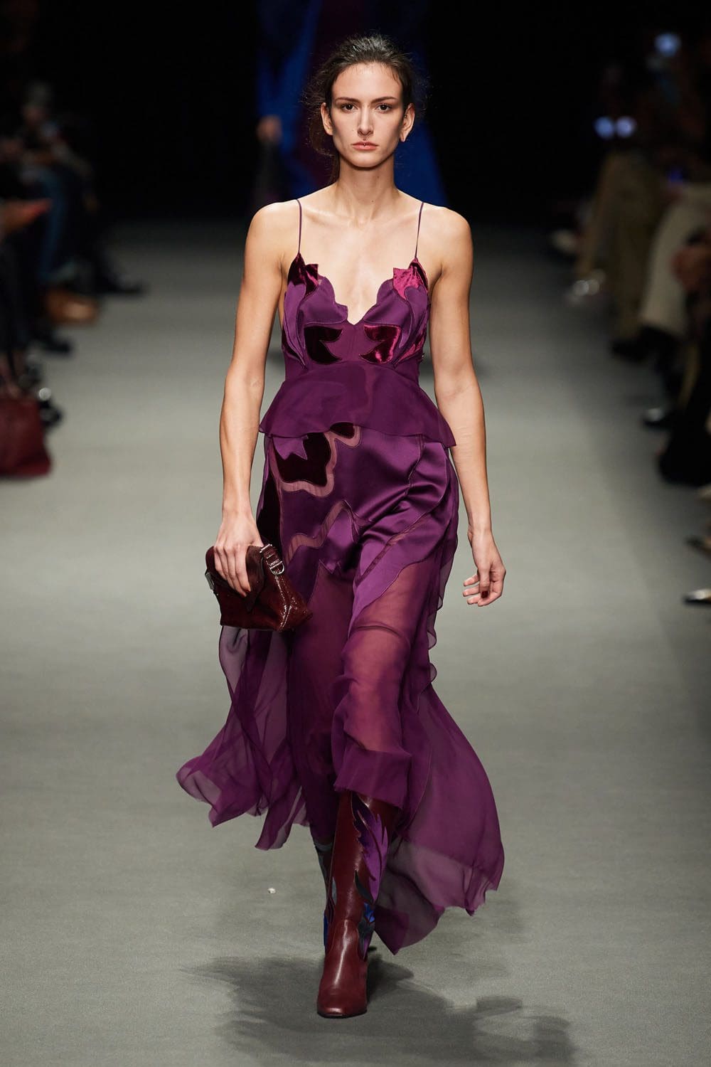 Alberta Ferretti Осень Зима 2022-2023 Милан Runway Журнал