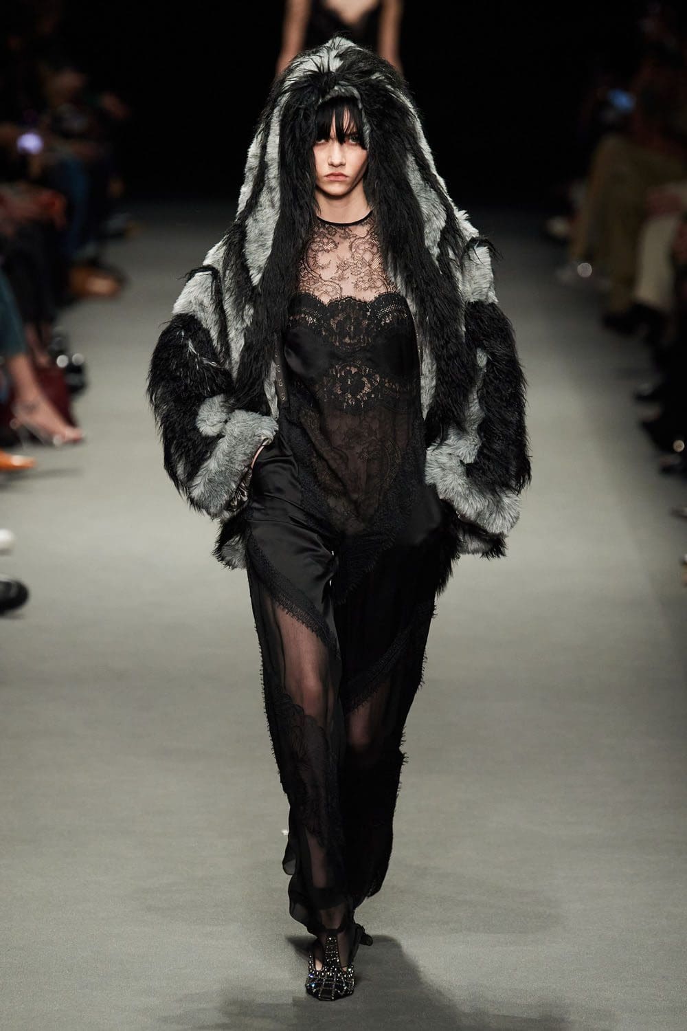 Alberta Ferretti Осень Зима 2022-2023 Милан Runway Журнал