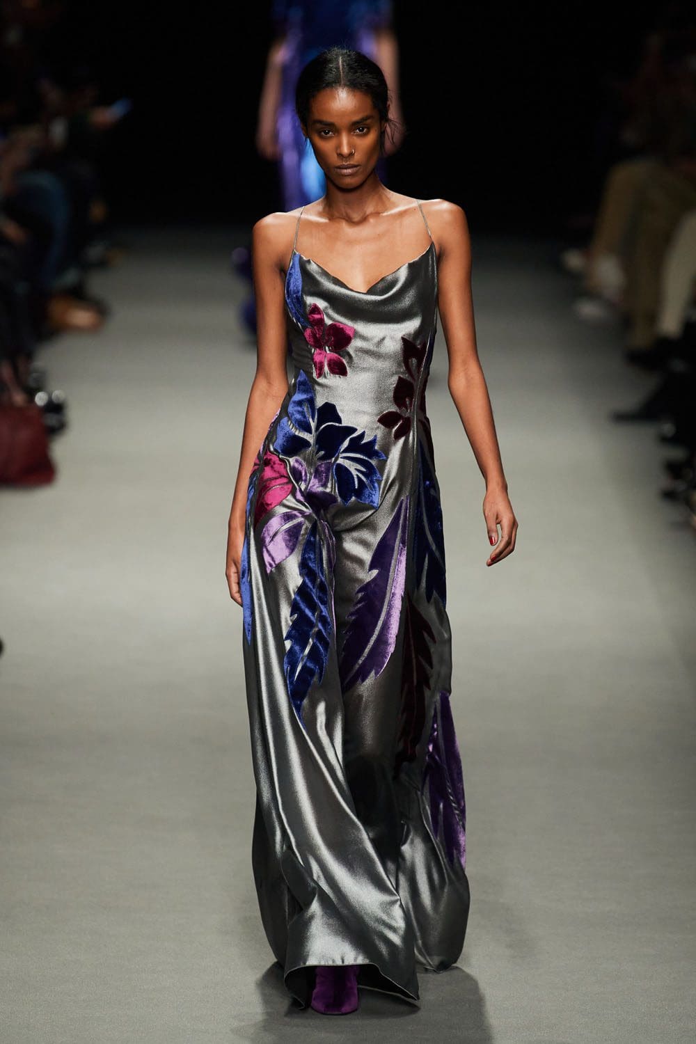 Alberta Ferretti Осень Зима 2022-2023 Милан Runway Журнал