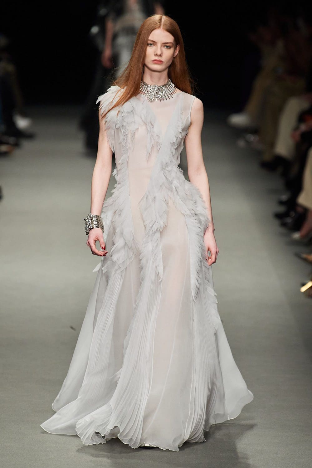 Alberta Ferretti Осень Зима 2022-2023 Милан Runway Журнал