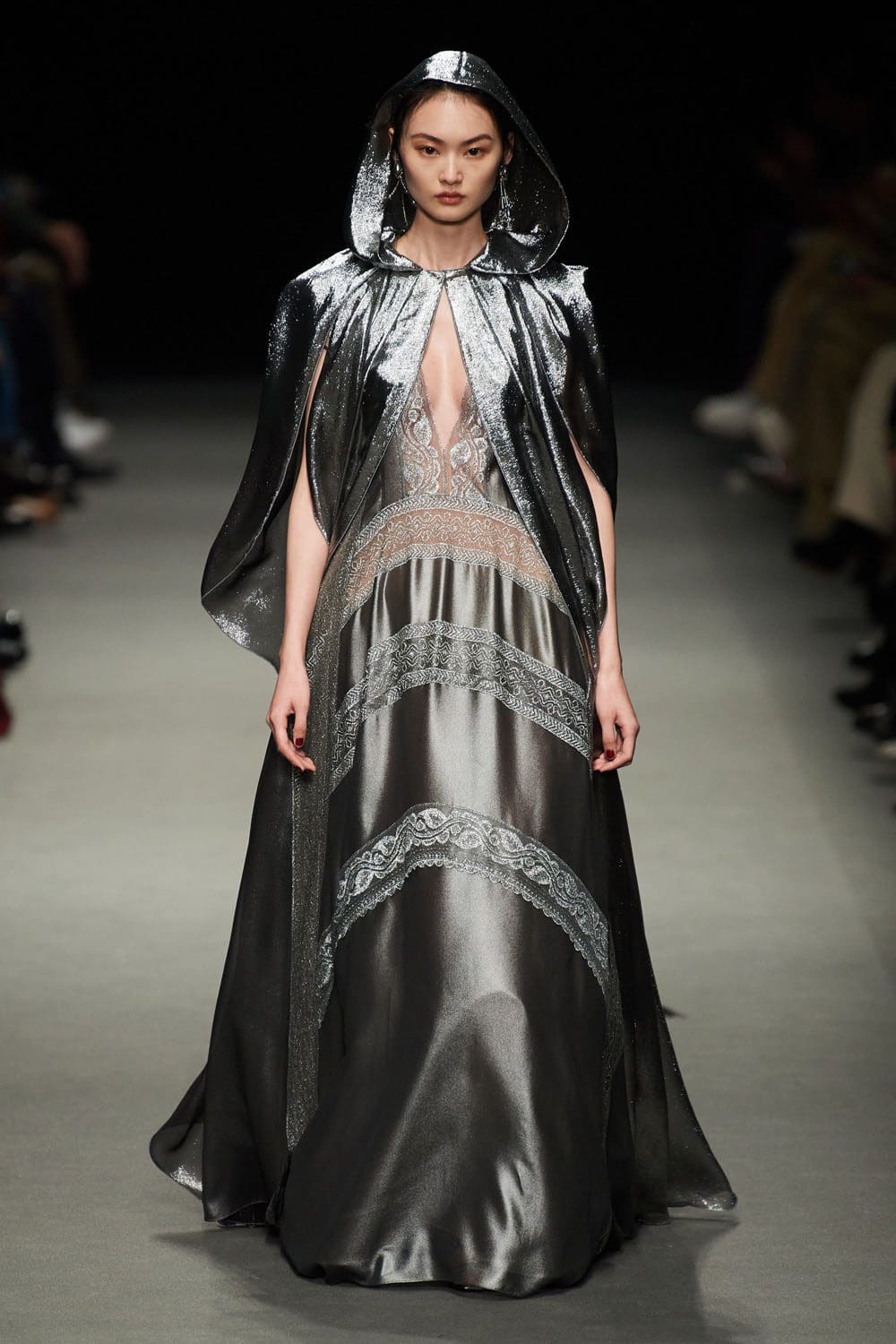 Alberta Ferretti Осень Зима 2022-2023 Милан Runway Журнал
