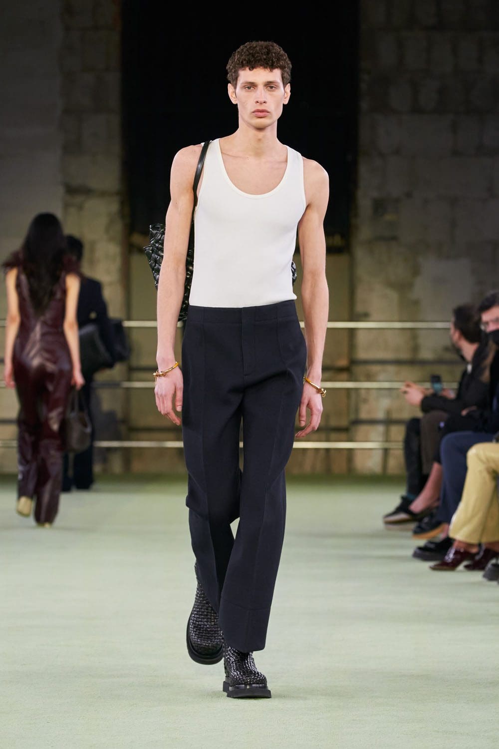 Bottega Veneta 2022-2023 秋冬米兰 Runway 杂志