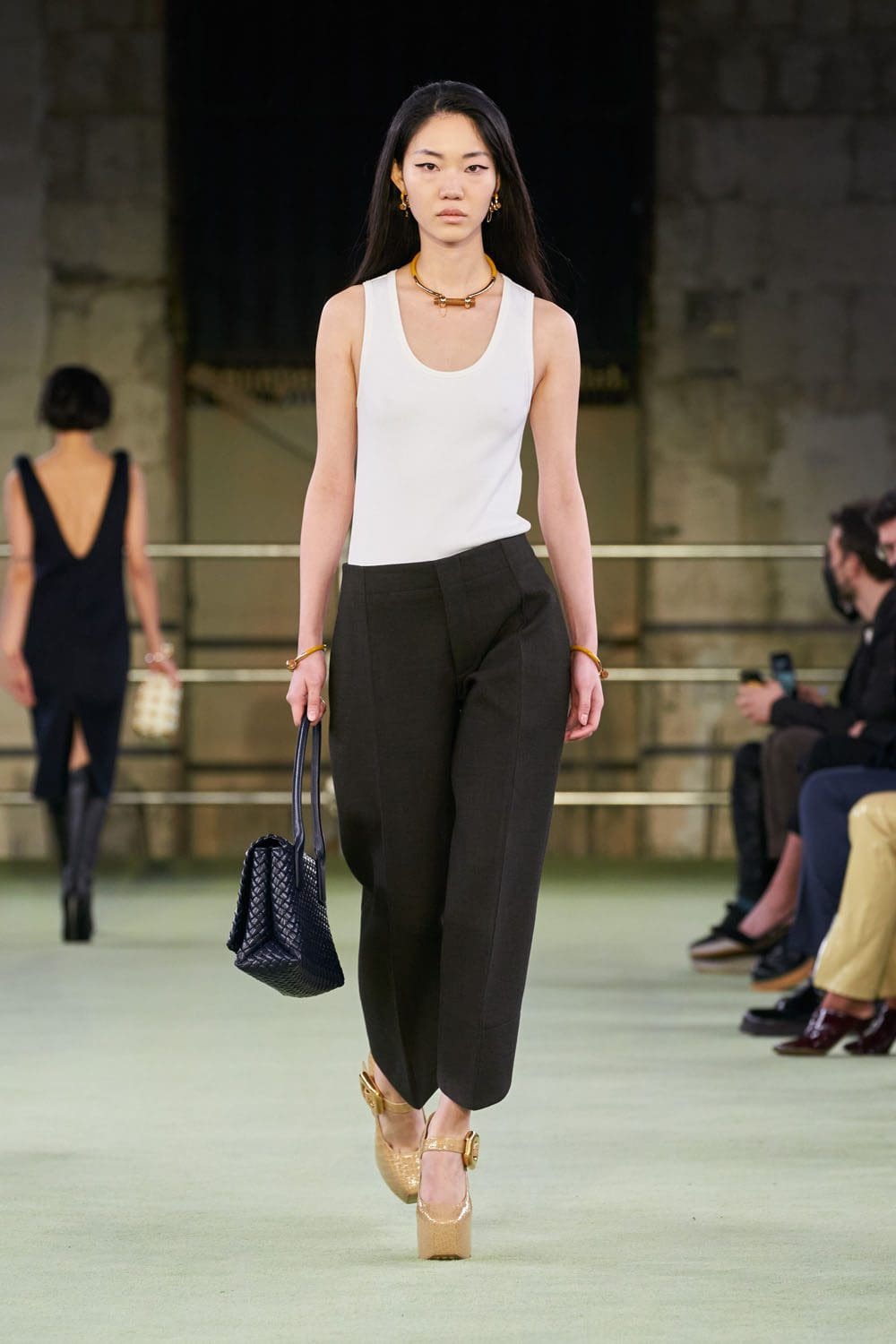 Bottega Veneta 2022-2023 秋冬米兰 Runway 杂志
