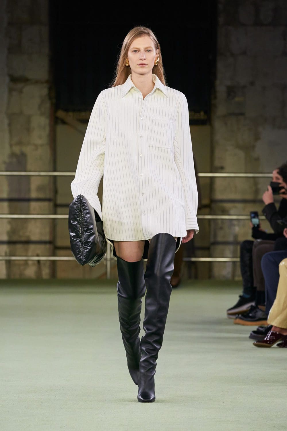Bottega Veneta 2022-2023 秋冬米兰 Runway 杂志