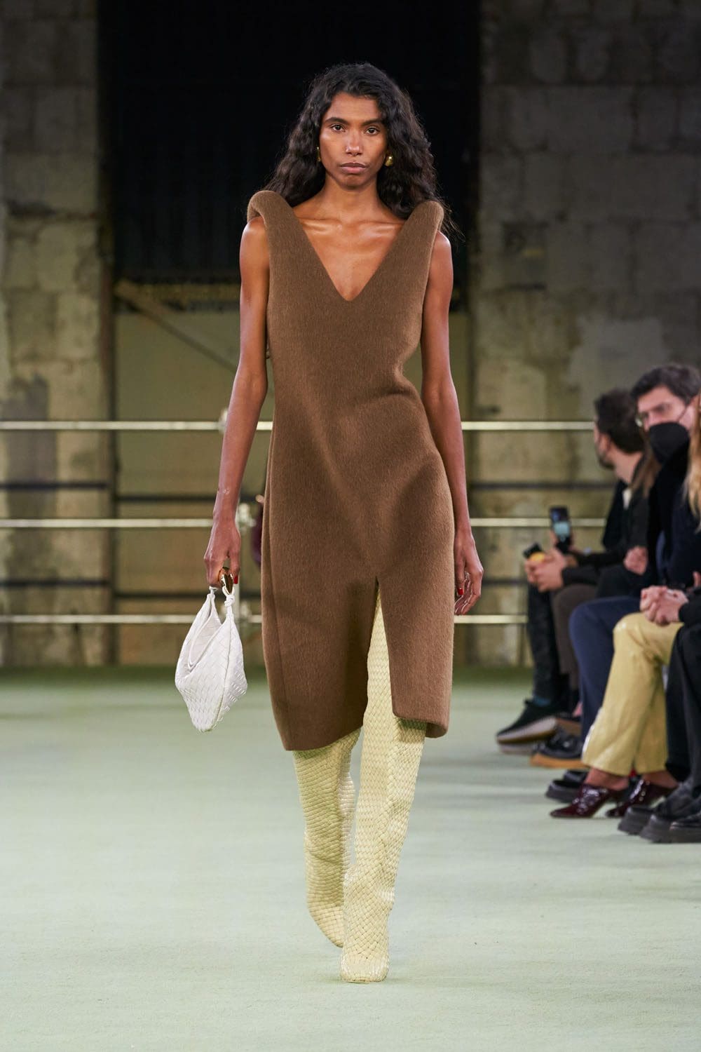 Bottega Veneta 2022-2023 秋冬米兰 Runway 杂志
