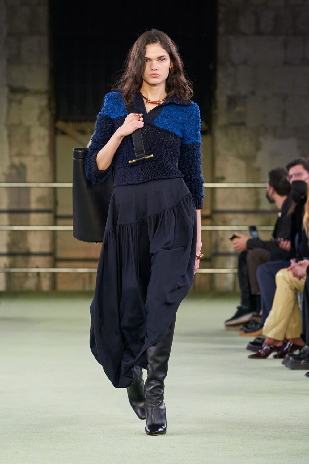 Bottega Veneta 2022-2023 秋冬米兰 Runway 杂志