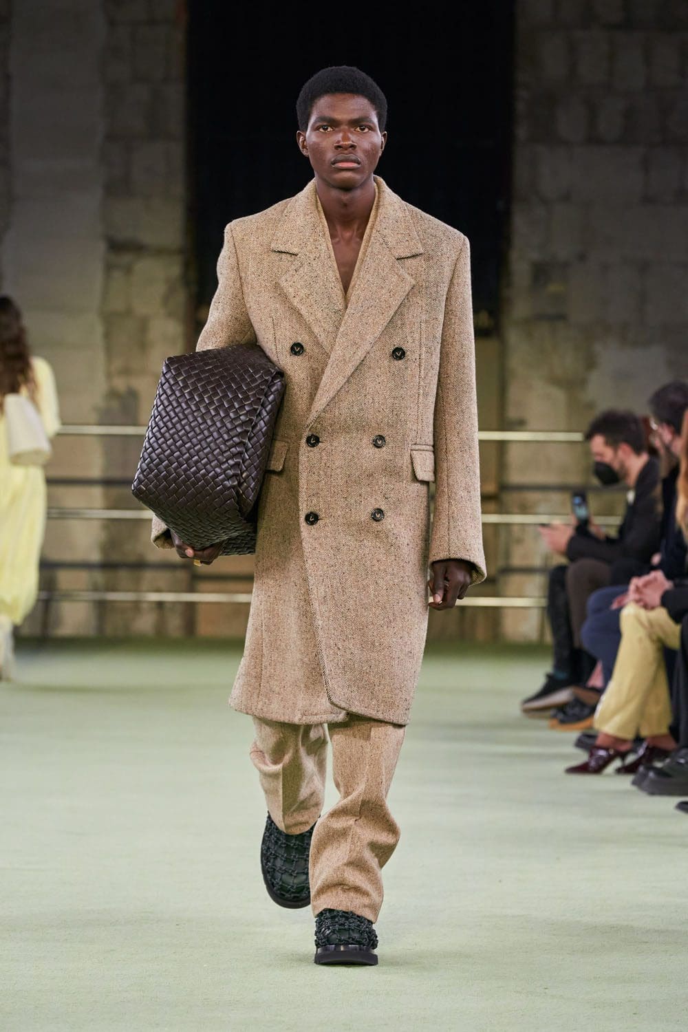 Bottega Veneta 2022-2023 秋冬米兰 Runway 杂志