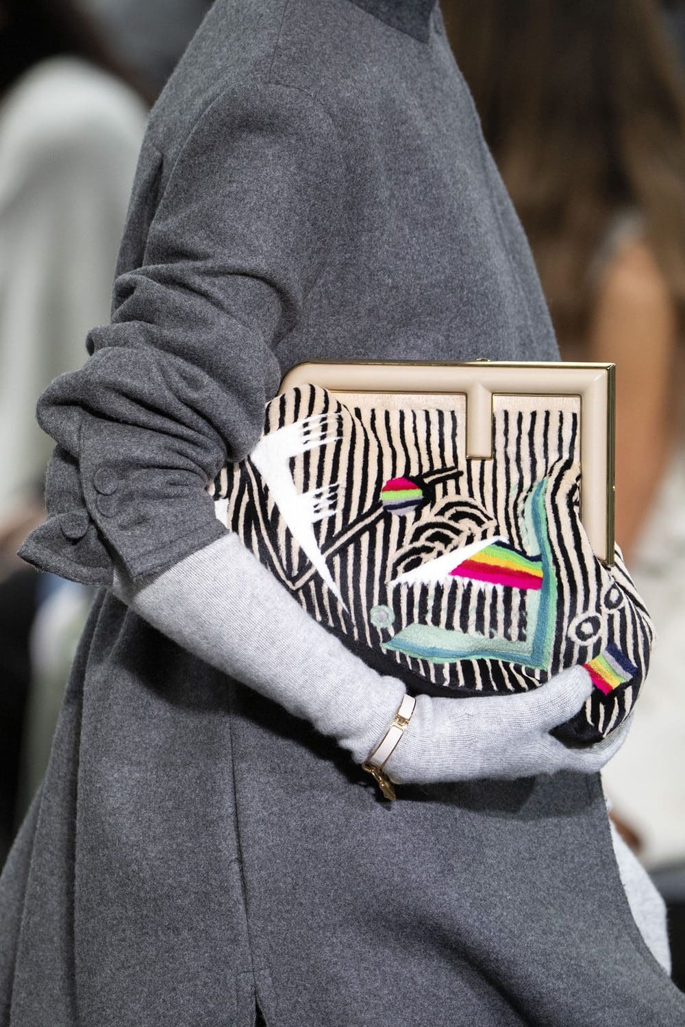 Fendi 2022-2023 秋冬特写细节配饰 Runway 杂志