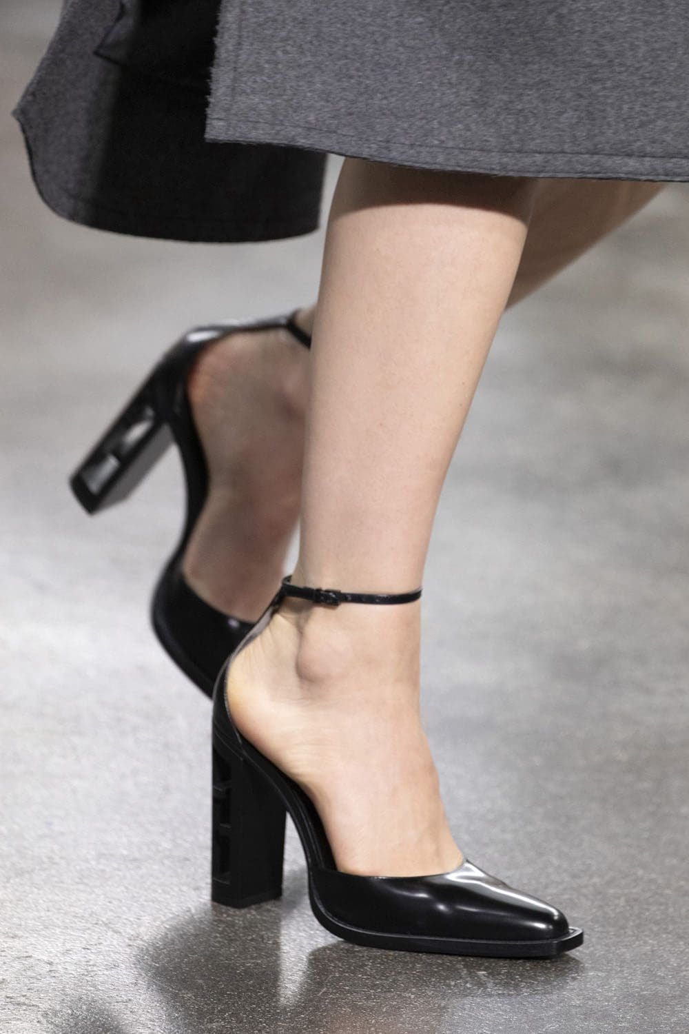 Fendi 2022-2023 秋冬特写细节配饰 Runway 杂志