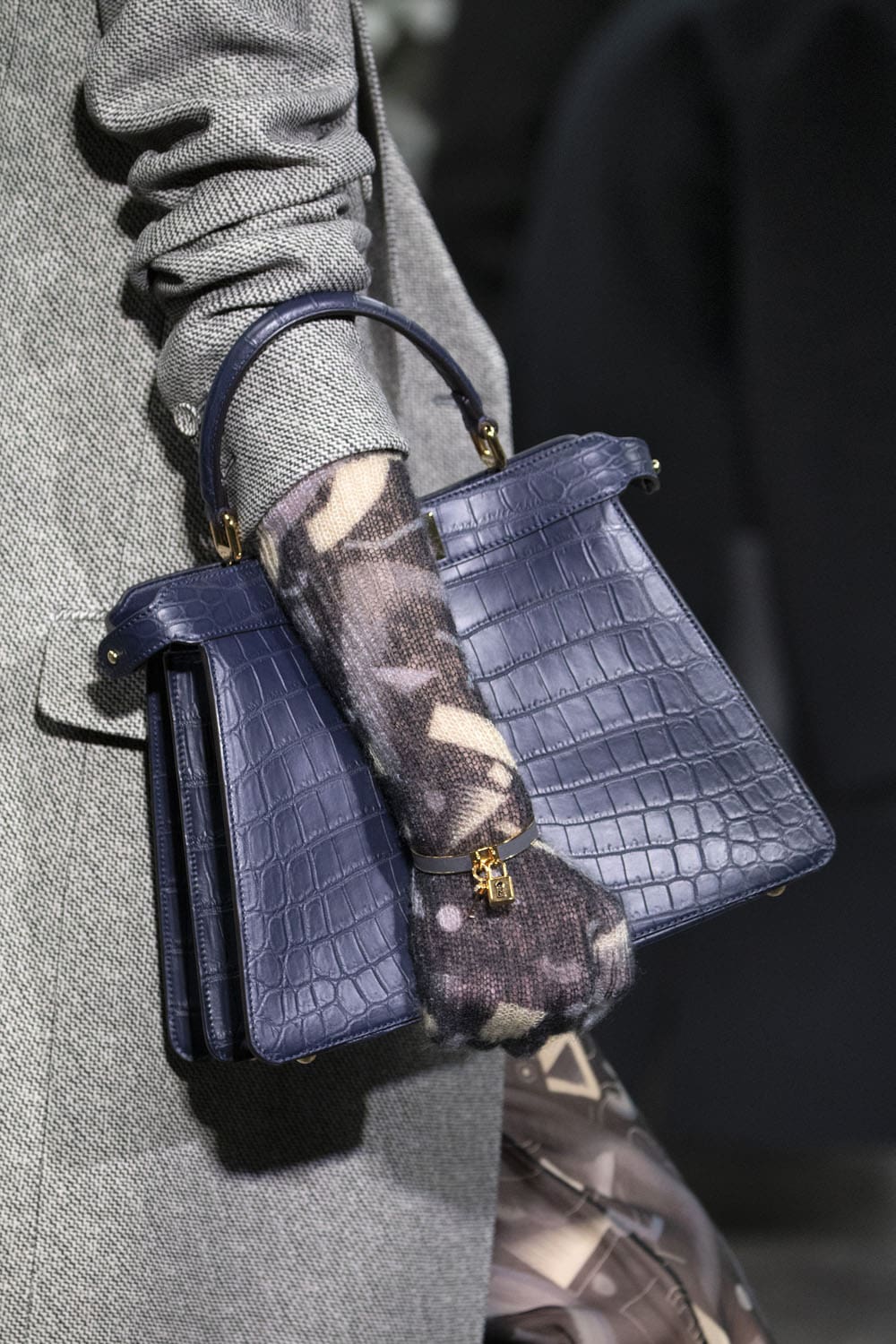 Fendi 2022-2023 秋冬特写细节配饰 Runway 杂志