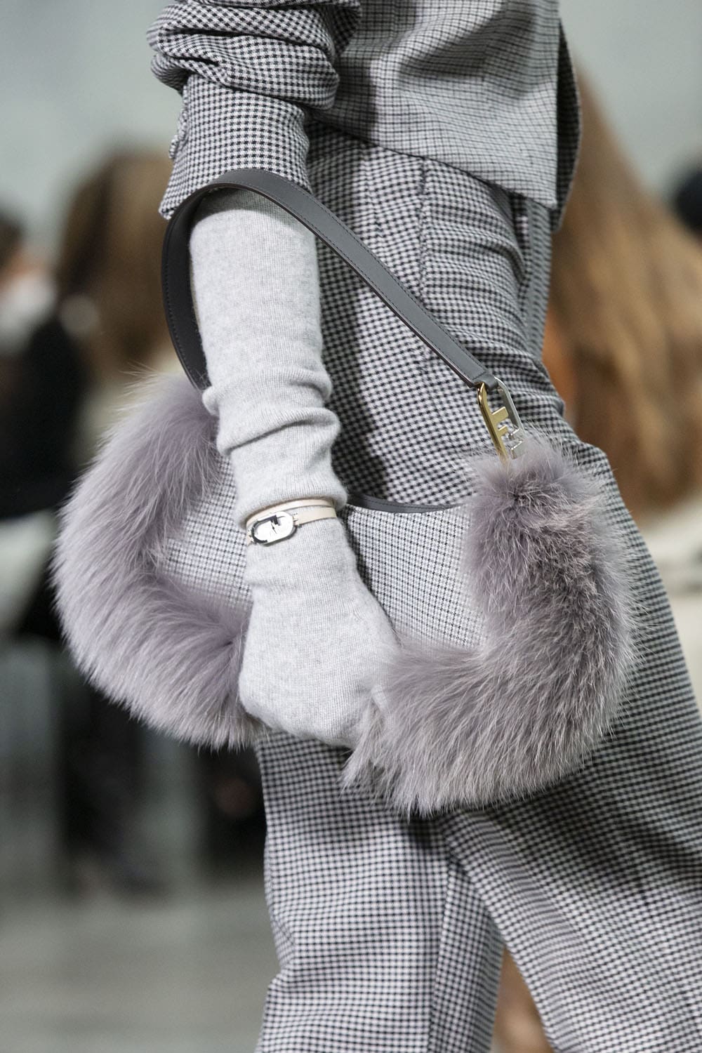 Fendi 2022-2023 秋冬特写细节配饰 Runway 杂志