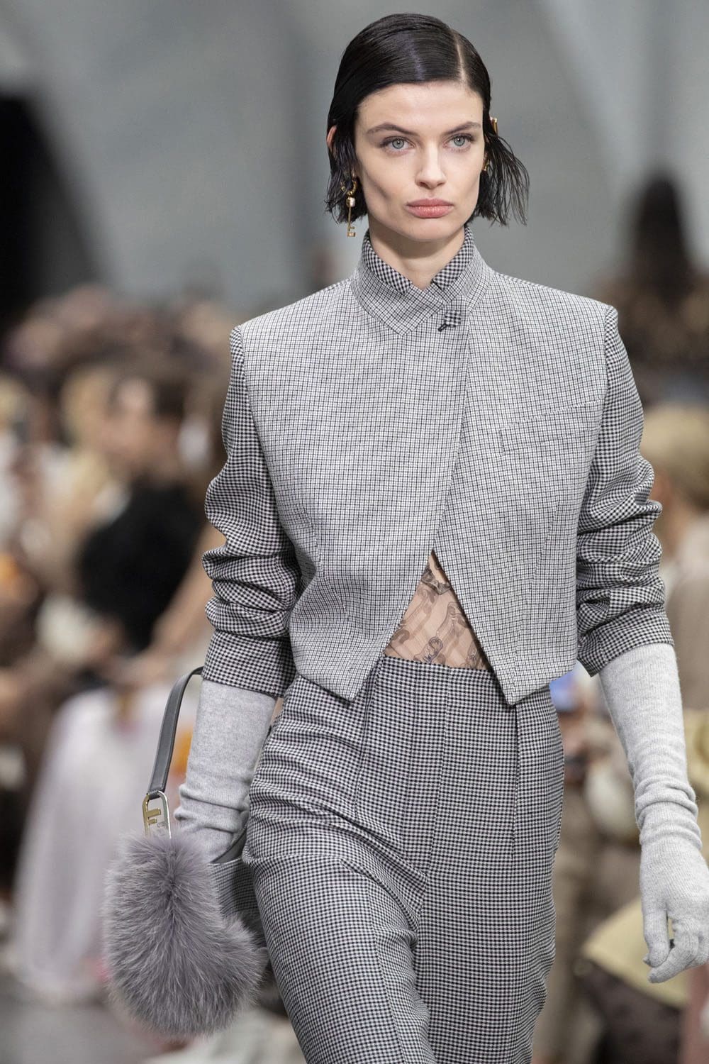 Fendi 2022-2023 秋冬特写细节配饰 Runway 杂志