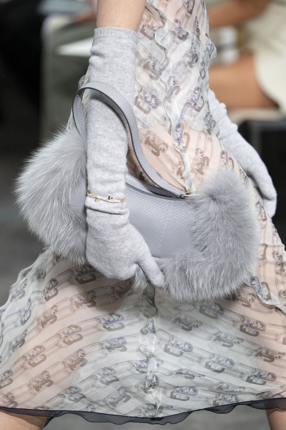 Fendi 2022-2023 秋冬特写细节配饰 Runway 杂志