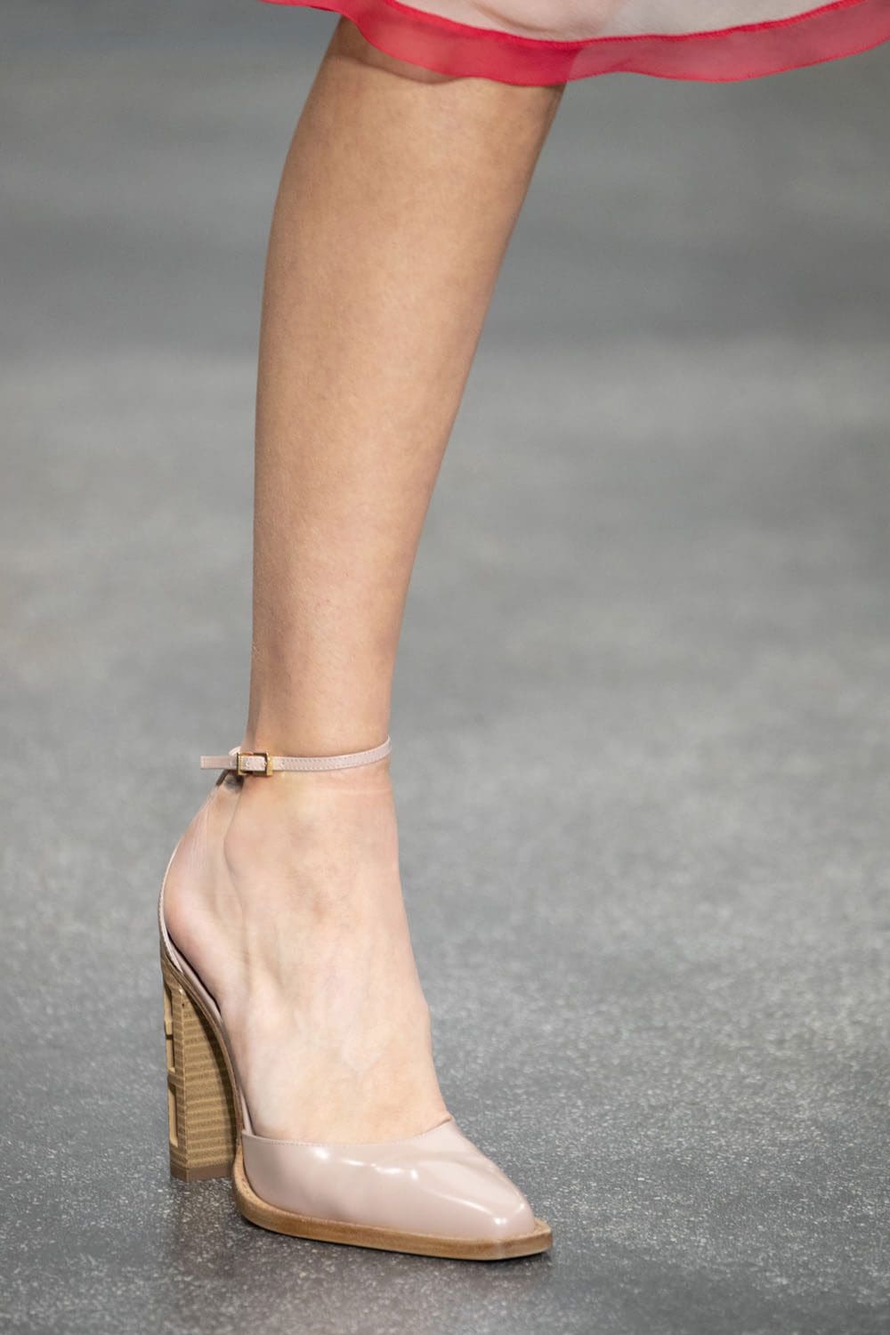 Fendi 2022-2023 秋冬特写细节配饰 Runway 杂志