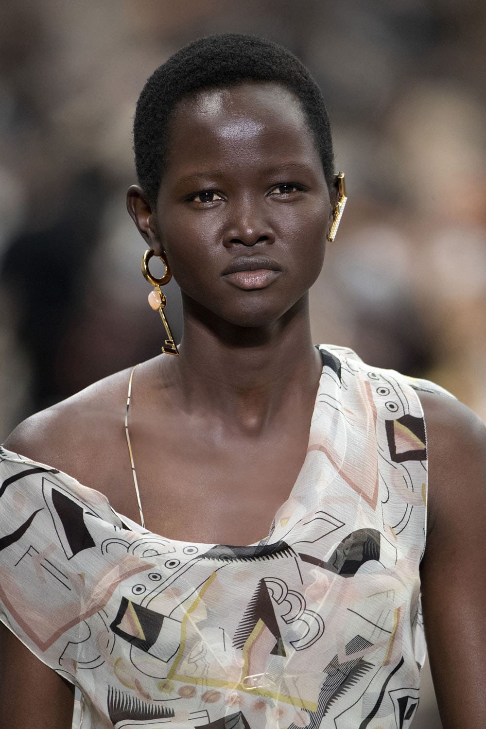 Fendi 2022-2023 秋冬特写细节配饰 Runway 杂志
