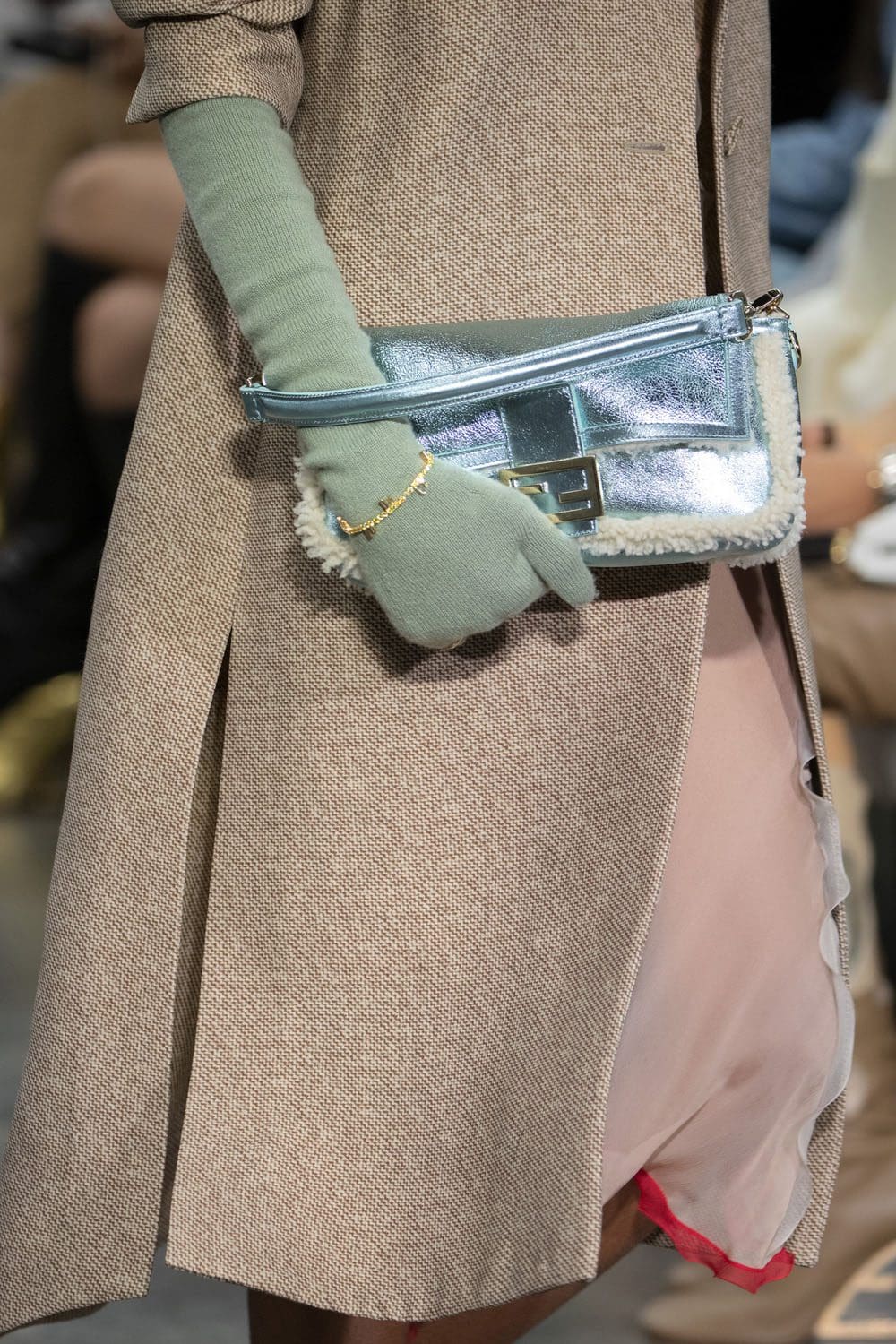 Fendi 2022-2023 秋冬特写细节配饰 Runway 杂志