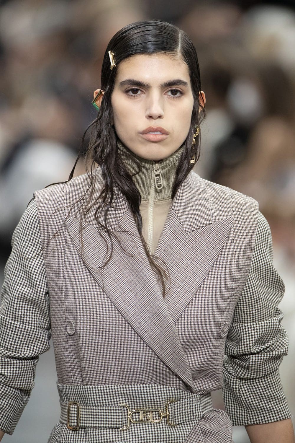 Fendi 2022-2023 秋冬特写细节配饰 Runway 杂志