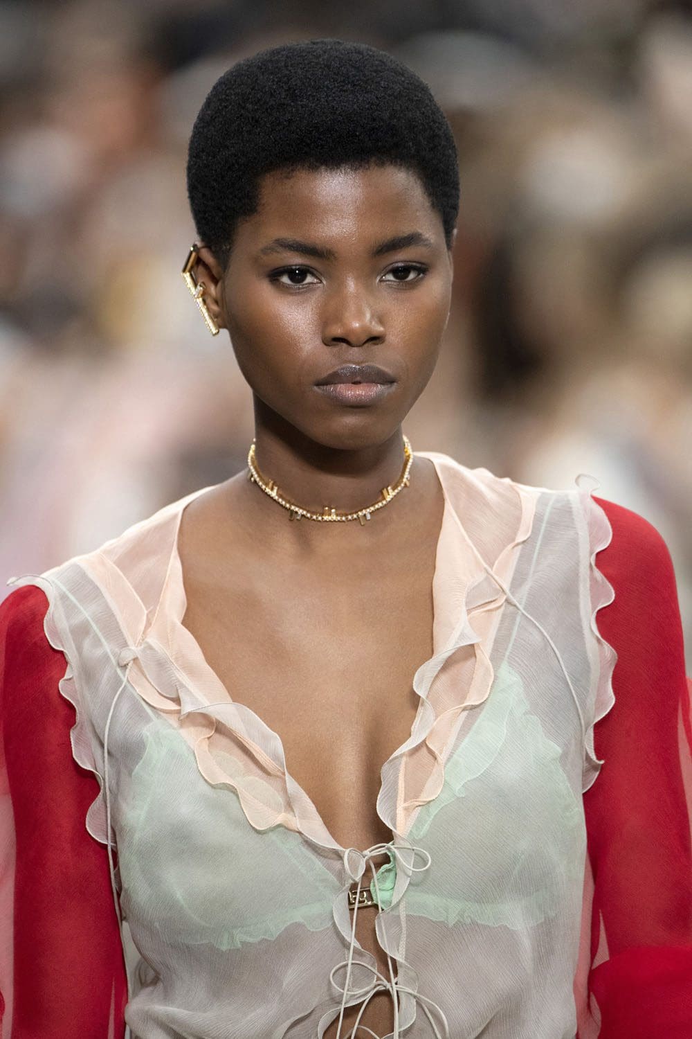 Fendi 2022-2023 秋冬特写细节配饰 Runway 杂志