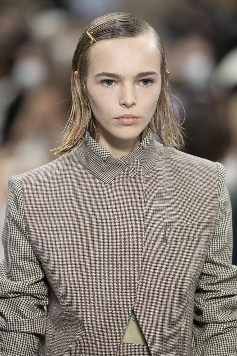 Fendi 2022-2023 秋冬特写细节配饰 Runway 杂志