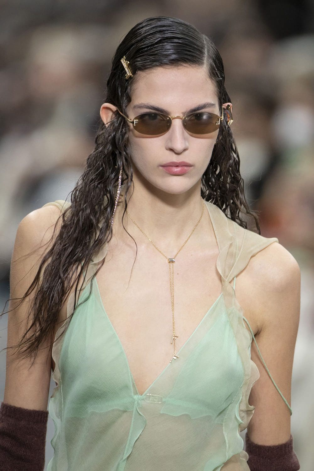 Fendi 2022-2023 秋冬特写细节配饰 Runway 杂志
