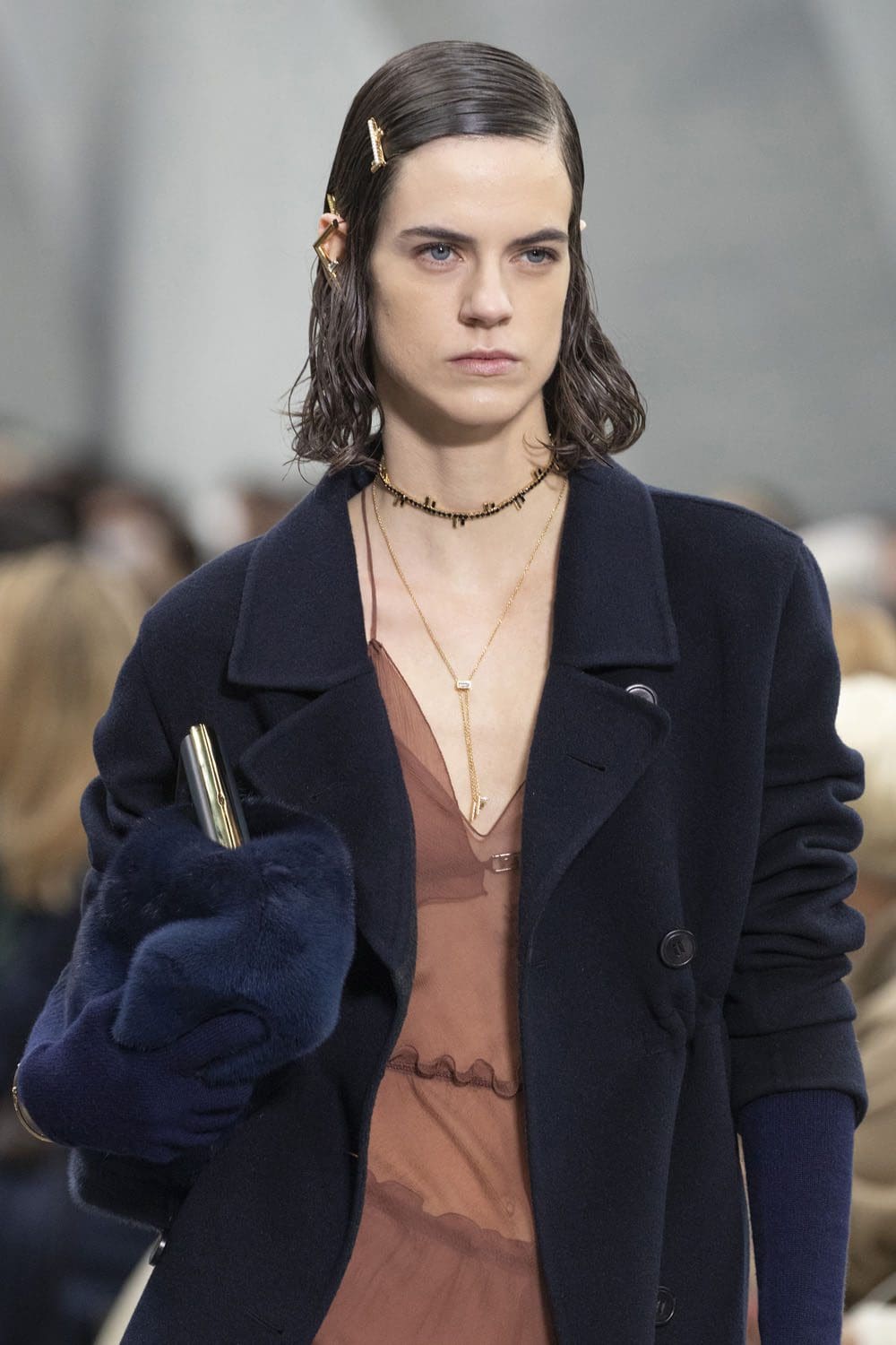 Fendi 2022-2023 秋冬特写细节配饰 Runway 杂志