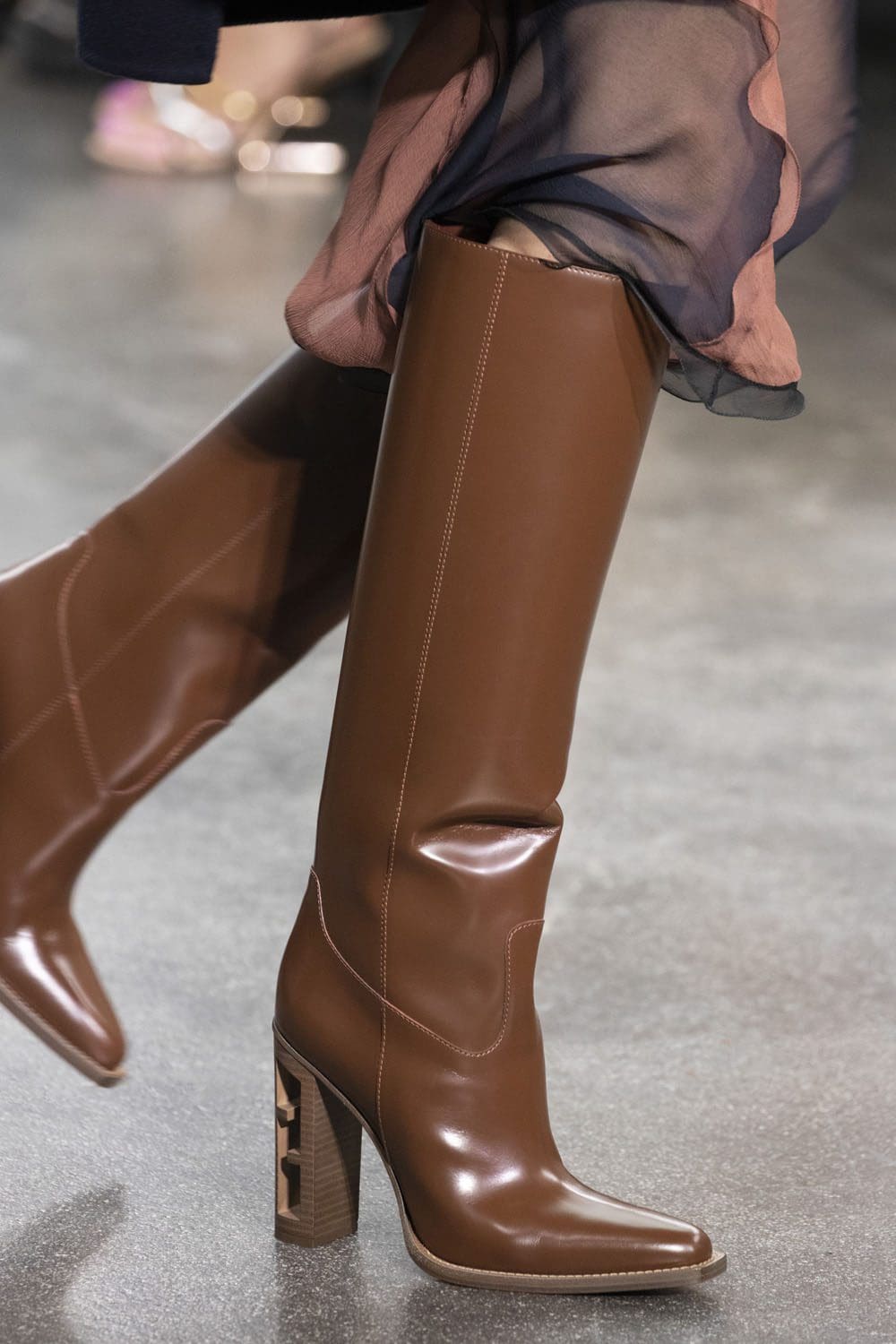 Fendi 2022-2023 秋冬特写细节配饰 Runway 杂志