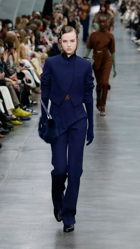 Fendi Outono Inverno 2022-2023 Milão Runway revista