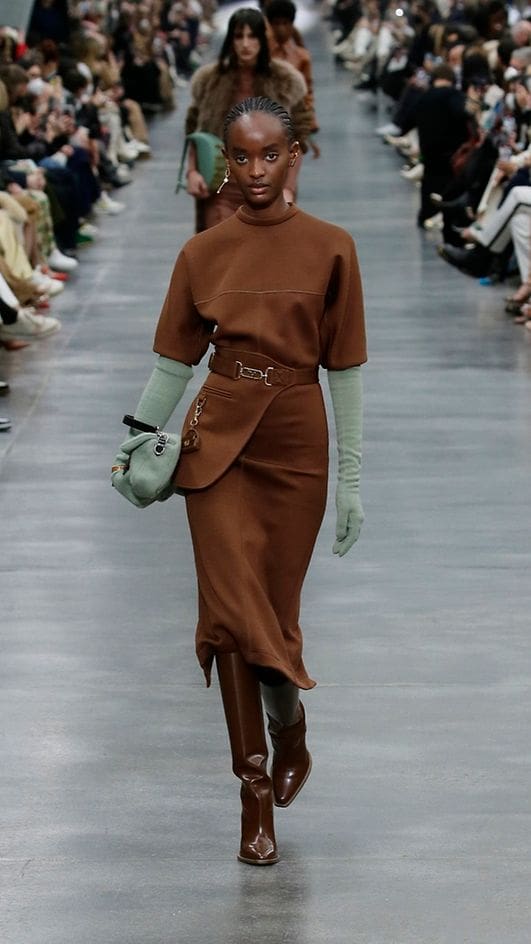 Fendi Outono Inverno 2022-2023 Milão Runway revista