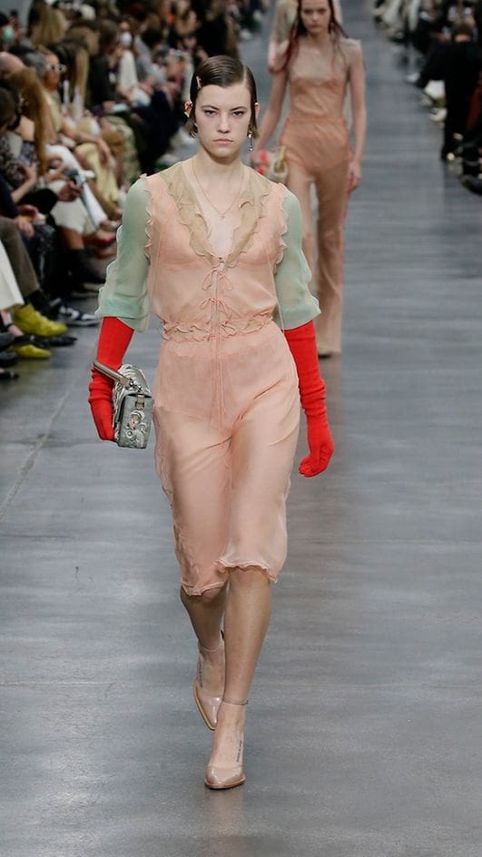 Fendi Outono Inverno 2022-2023 Milão Runway revista