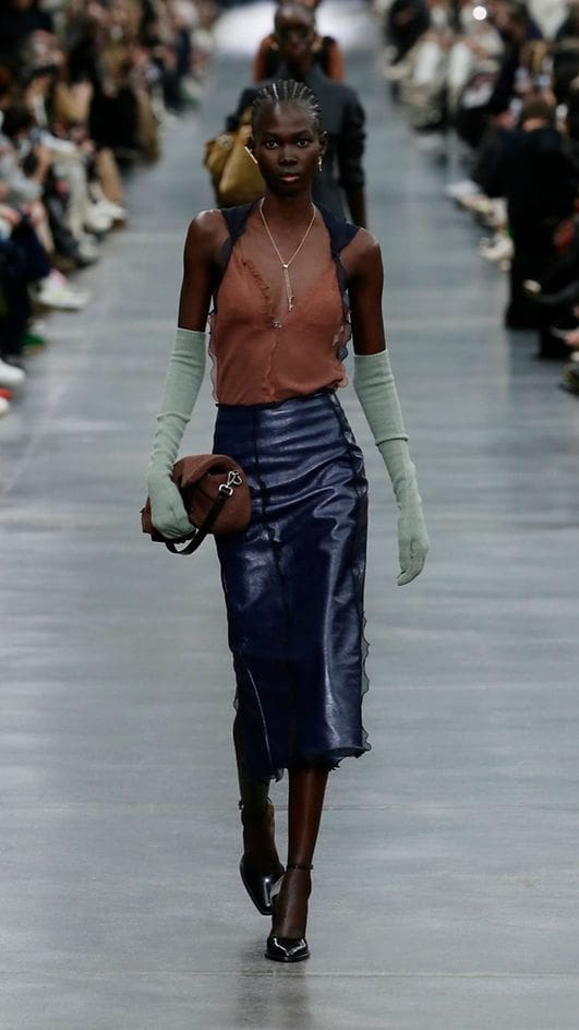 Fendi Outono Inverno 2022-2023 Milão Runway revista