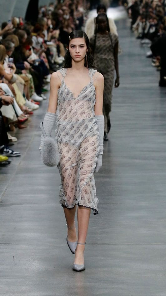 Fendi Outono Inverno 2022-2023 Milão Runway revista