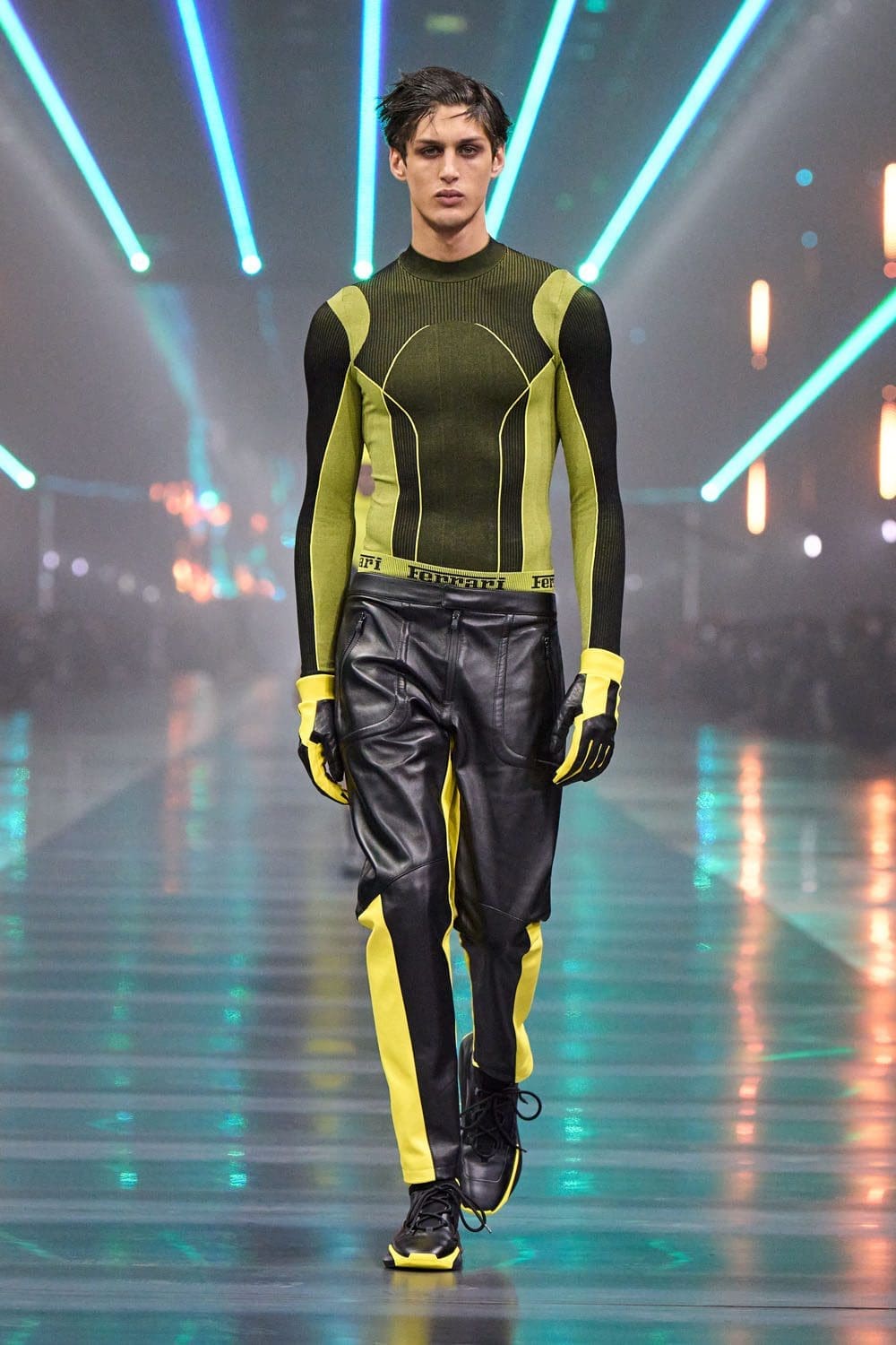 Ferrari Outono Inverno 2022-2023 Milão Runway revista
