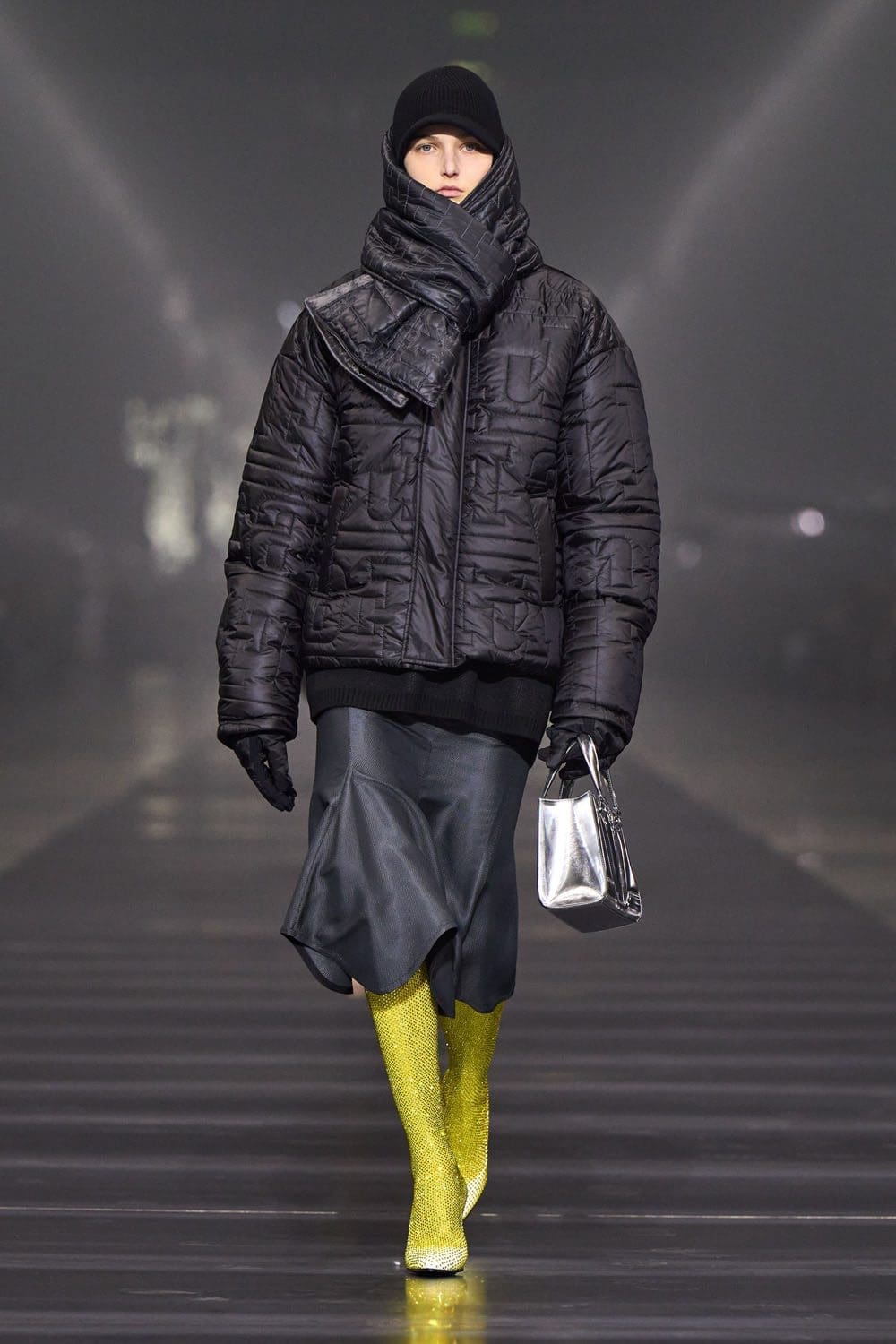 Ferrari Outono Inverno 2022-2023 Milão Runway revista