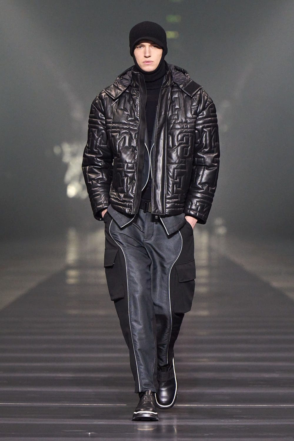 Ferrari Outono Inverno 2022-2023 Milão Runway revista