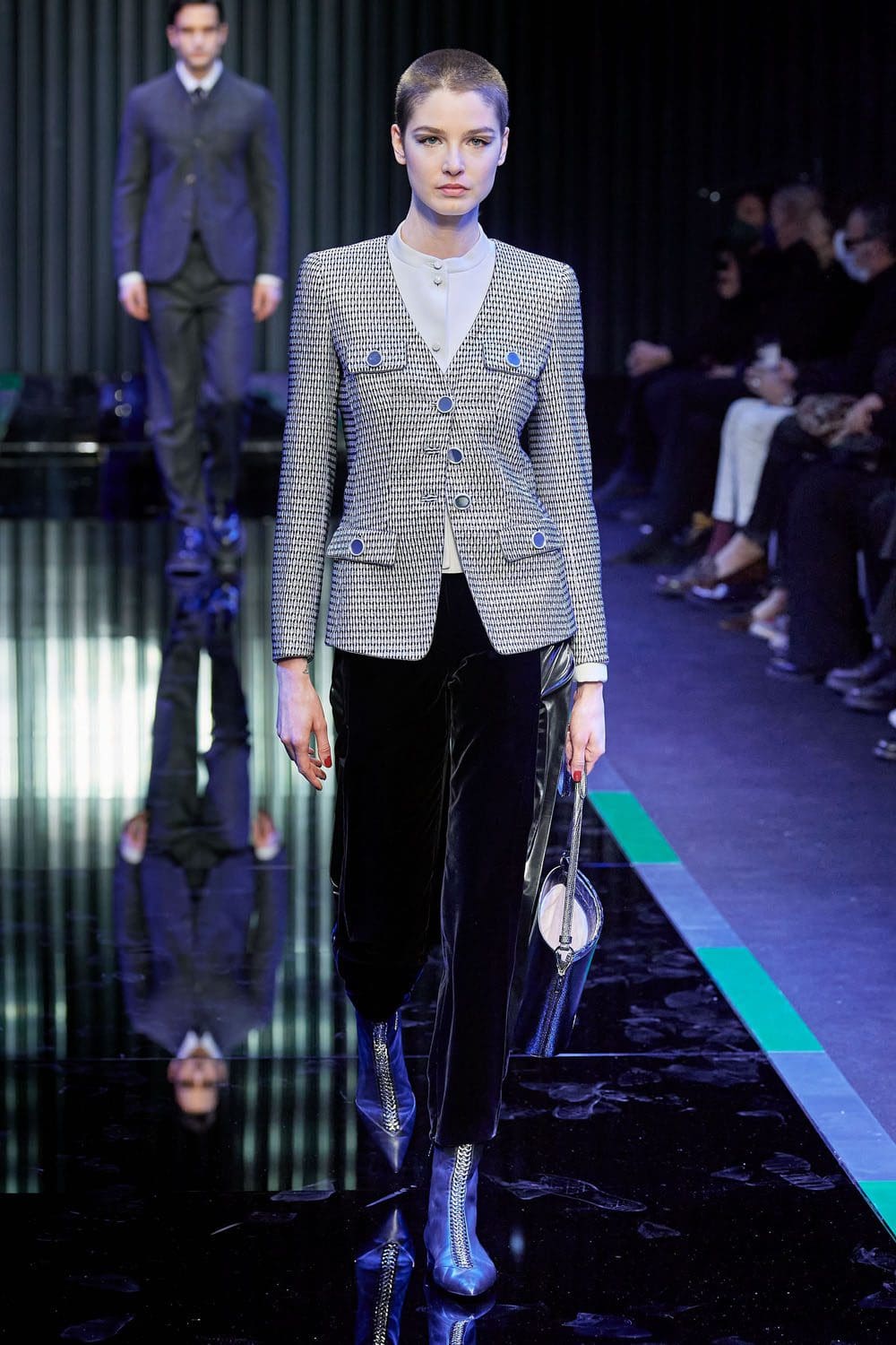 Giorgio Armani outono inverno 2022-2023 Milão Runway revista