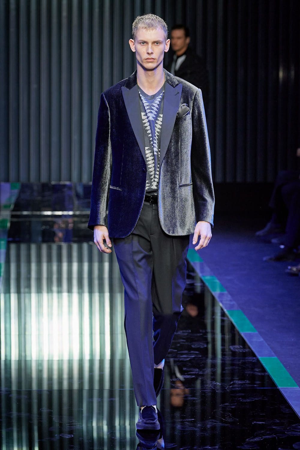 Giorgio Armani outono inverno 2022-2023 Milão Runway revista