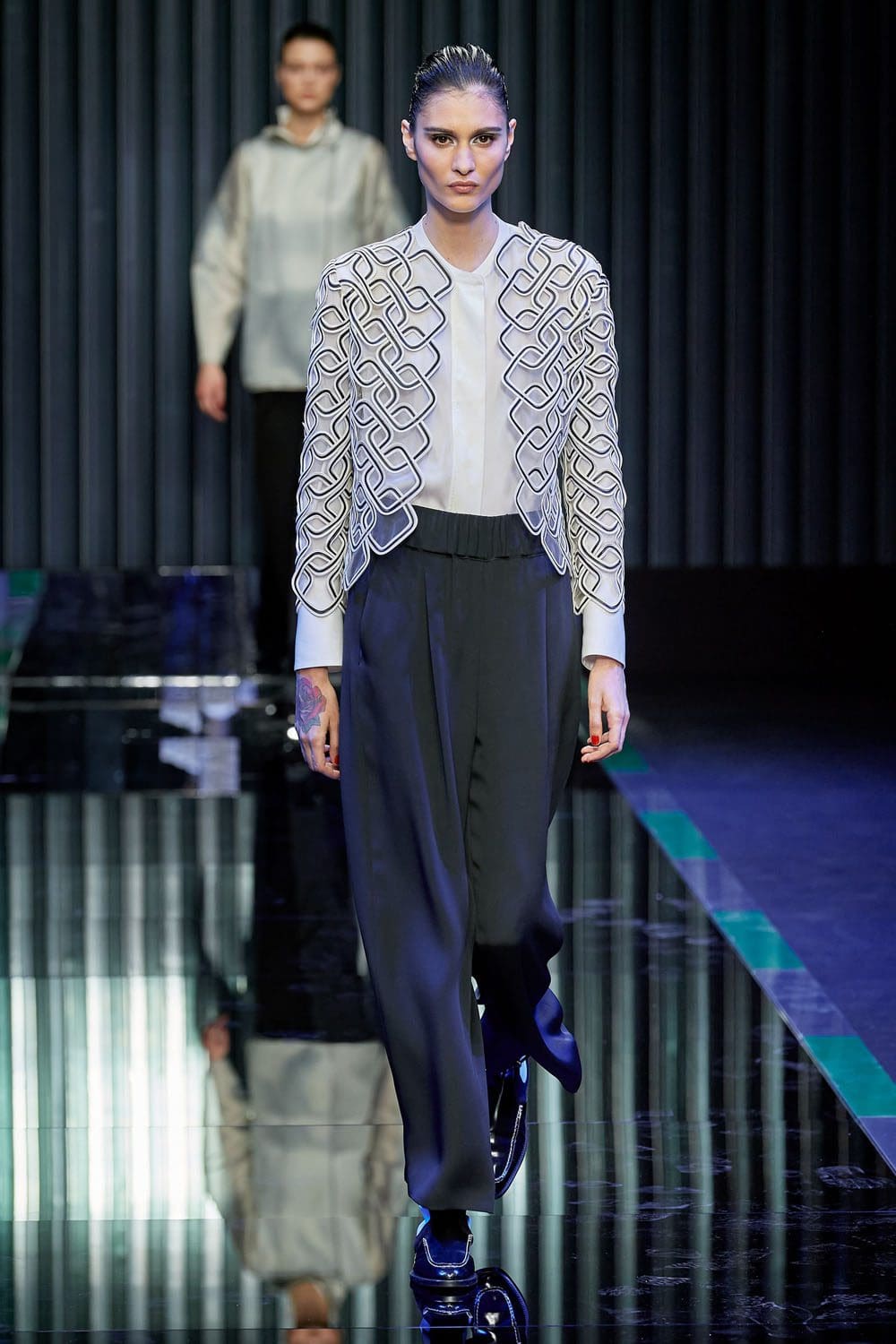 Giorgio Armani outono inverno 2022-2023 Milão Runway revista