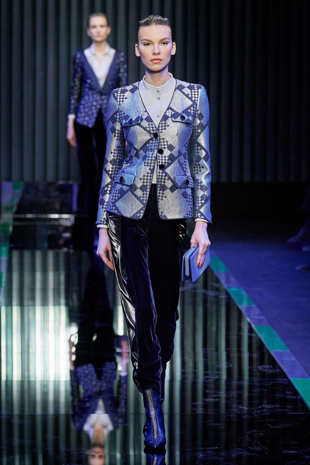 Giorgio Armani outono inverno 2022-2023 Milão Runway revista