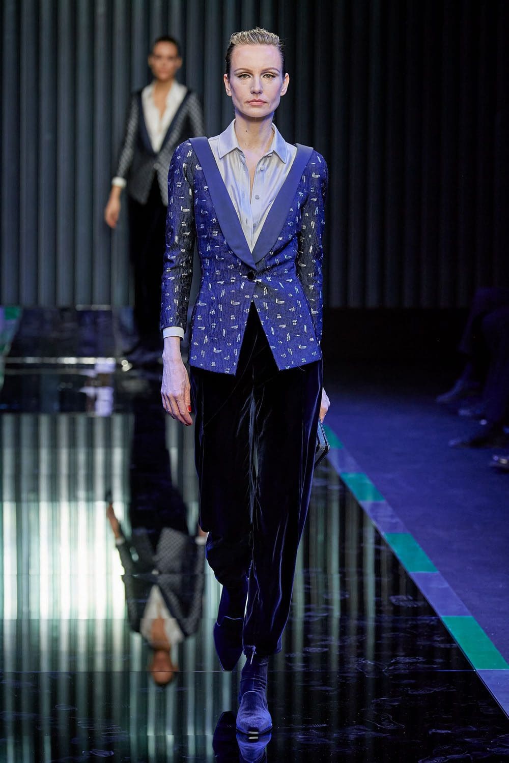 Giorgio Armani outono inverno 2022-2023 Milão Runway revista