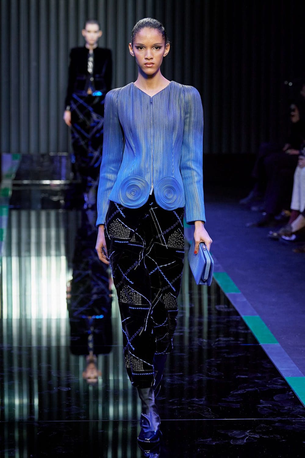 Giorgio Armani outono inverno 2022-2023 Milão Runway revista