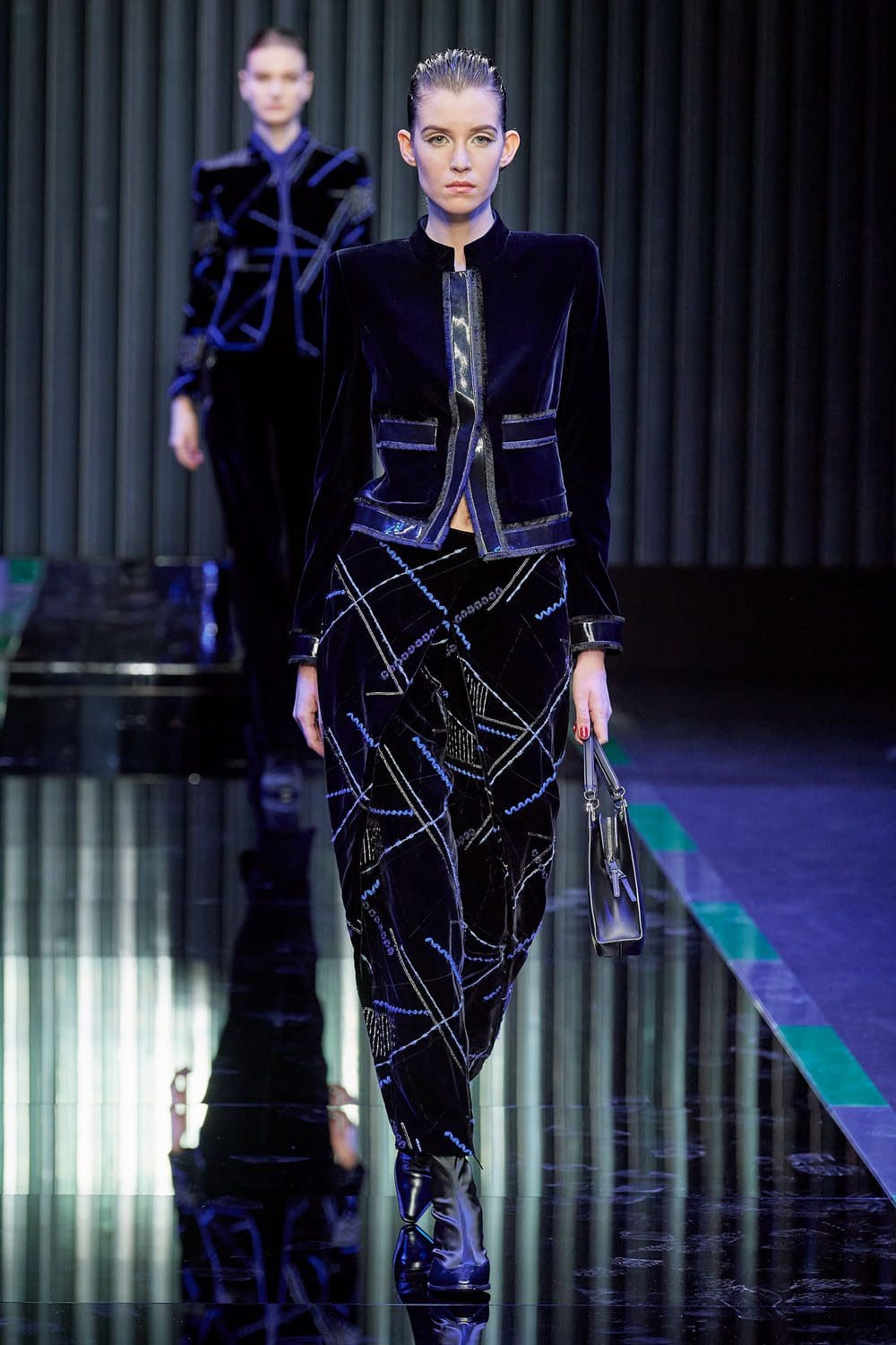 Giorgio Armani outono inverno 2022-2023 Milão Runway revista