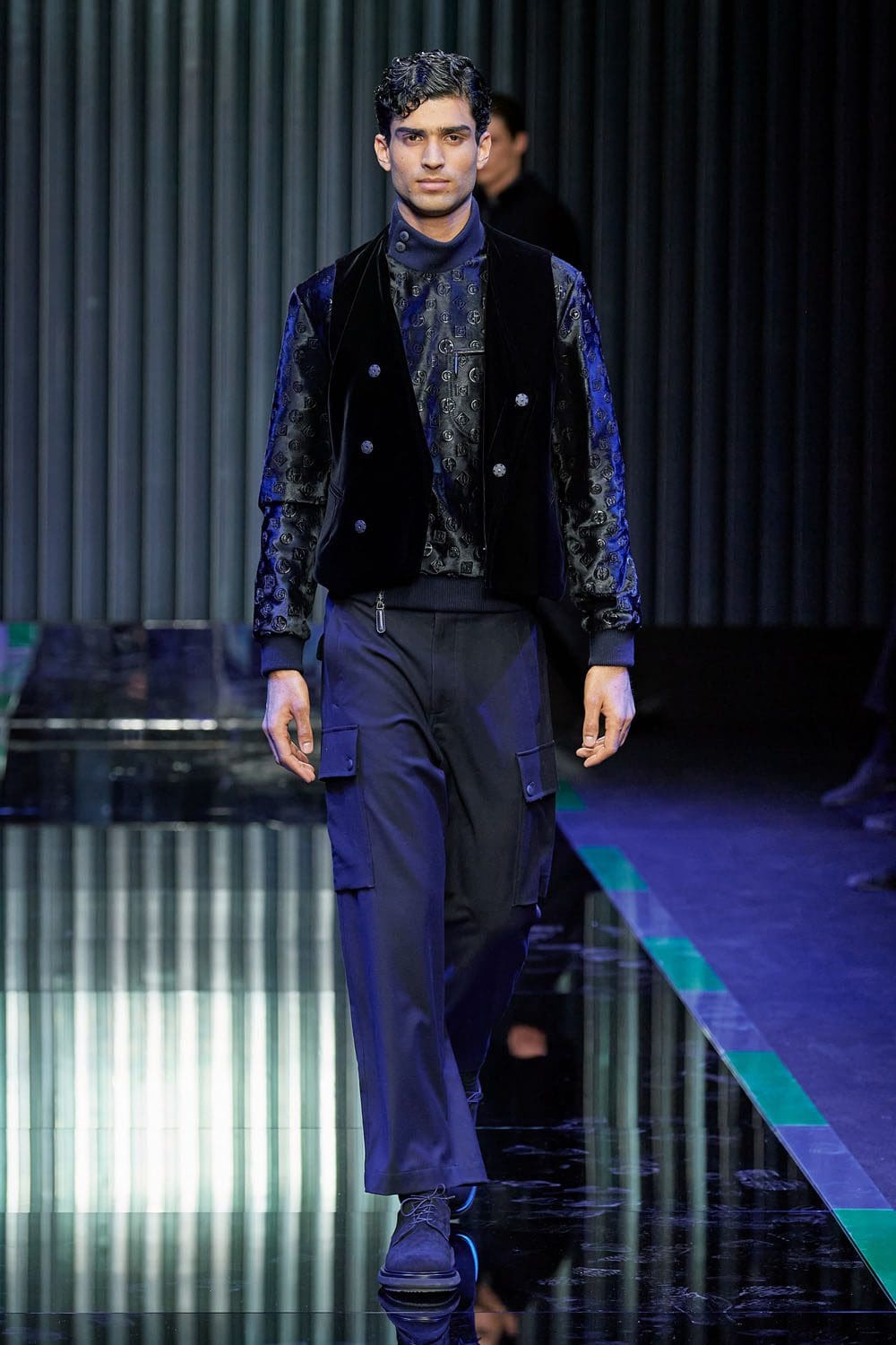 Giorgio Armani outono inverno 2022-2023 Milão Runway revista