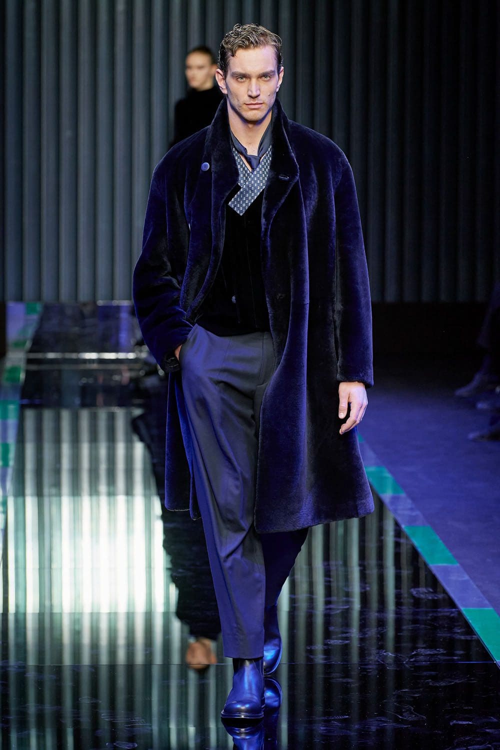 Giorgio Armani outono inverno 2022-2023 Milão Runway revista